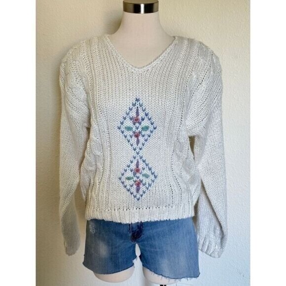 White V-Neck Cable Knit Sweater with Diamond Floral Motif